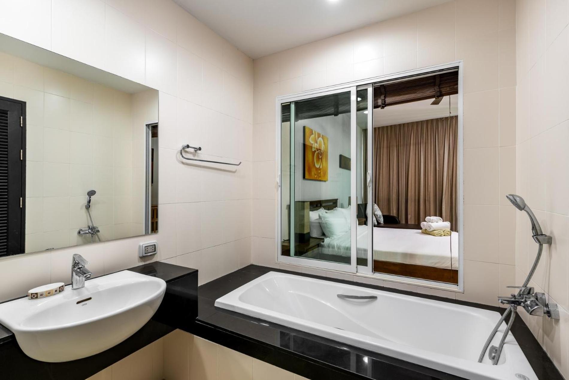 Veloche 2 Bedroom Apartment With Seaview Karon Zewnętrze zdjęcie