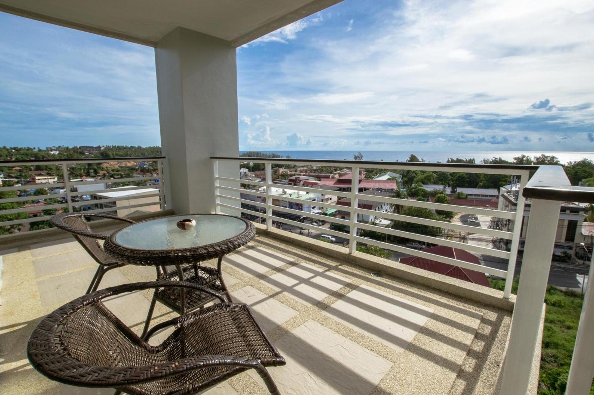 Veloche 2 Bedroom Apartment With Seaview Karon Zewnętrze zdjęcie